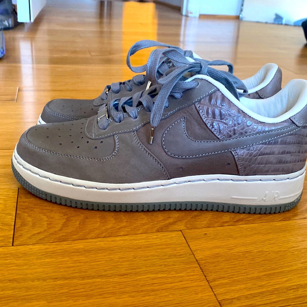 Brand new, Very Rare Nike Airforce 1 Supreme 2007 QS, size 7.